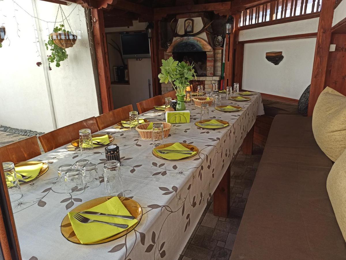 Guest House Ganovi Kalofer Esterno foto