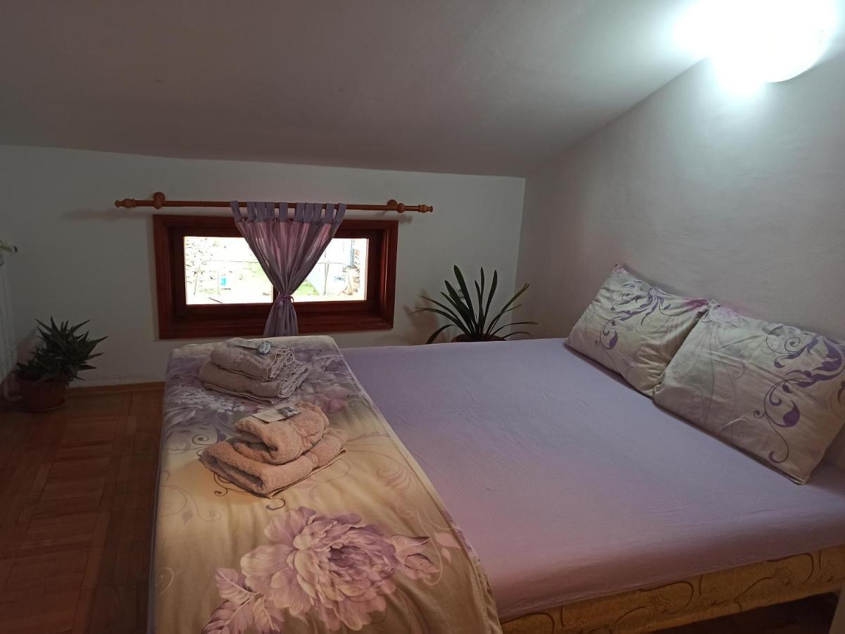 Guest House Ganovi Kalofer Esterno foto