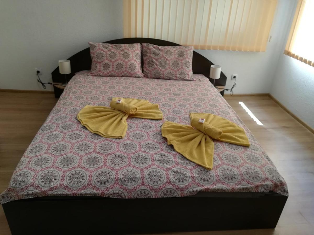 Guest House Ganovi Kalofer Esterno foto